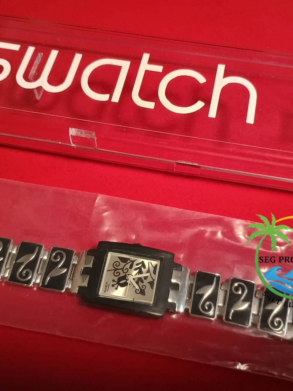 New Rare 87' Swatch Black and Silver Women's Bracelet Watch